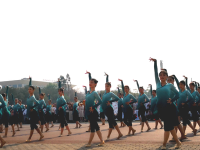 青春点燃梦想 曲靖师院第五届学术文化体育艺术节开幕